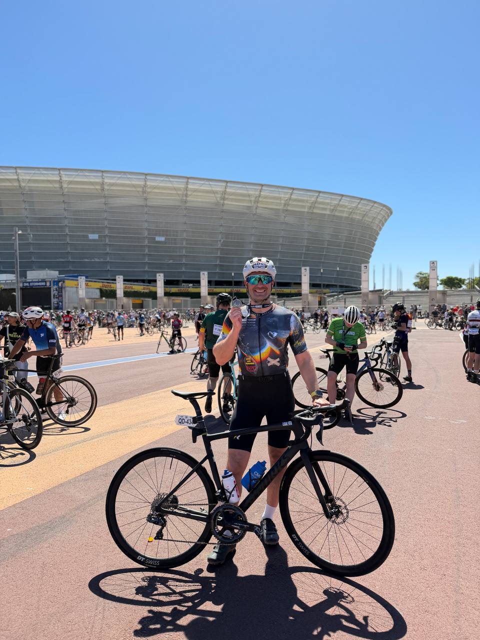 Олег с велосипедом после Cape Town Cycle Tour